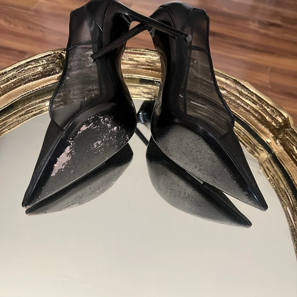 Saint Laurent Elegant Black Stiletto Heels - Picture 9 of 12